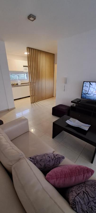 Departamento Temporario - Barrio San Isidro Вила Аленде Екстериор снимка