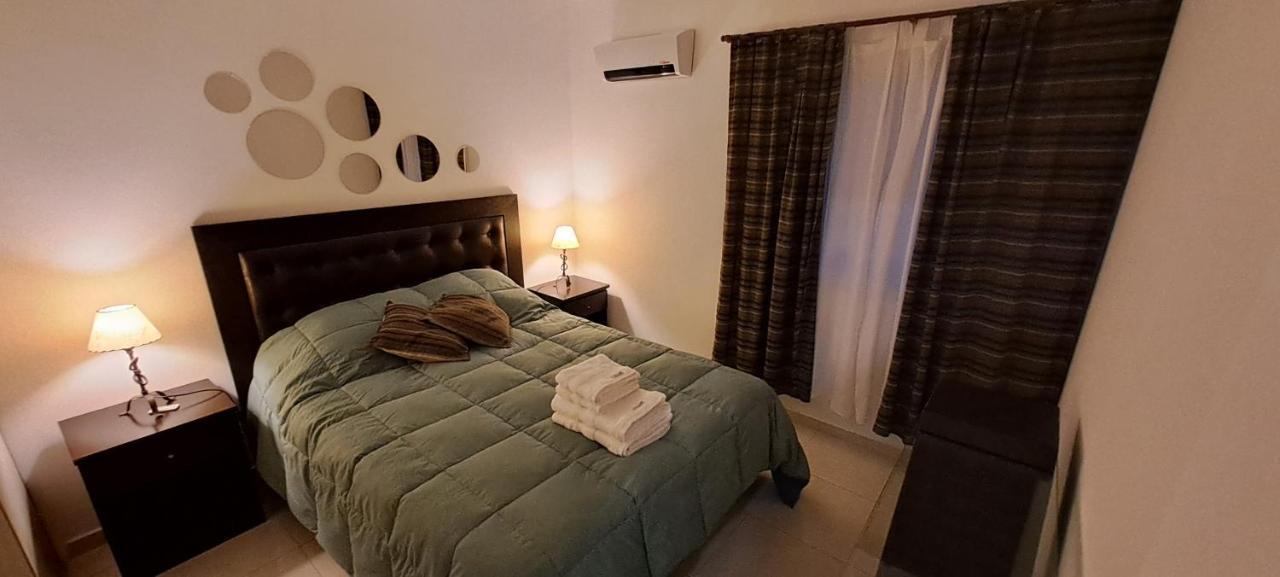 Departamento Temporario - Barrio San Isidro Вила Аленде Екстериор снимка